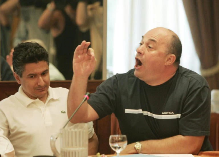 Ο Αχιλλέας Μπέος πήρε το λόγο και έγινε το έλα να δεις στο δημοτικό συμβούλιο του Βόλου -Δείτε το βίντεο των 4 λεπτών γεμάτο ύβρεις και φωνές